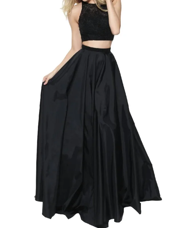 High-Neck Prom Dress In Black