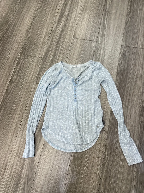 Top Long Sleeve By Abercrombie And Fitch In Blue, Size: Xs