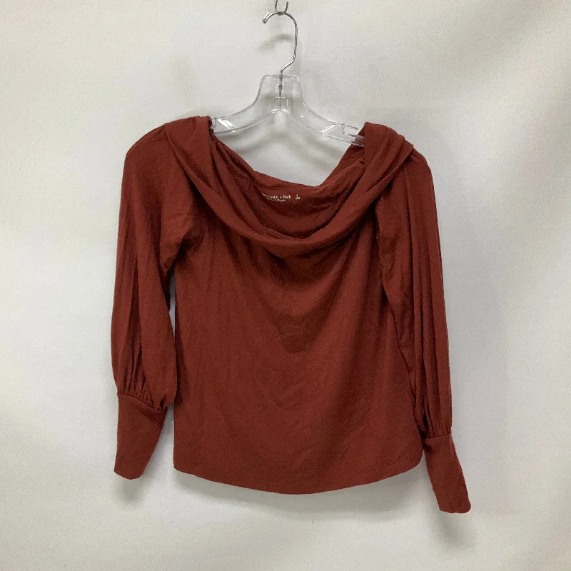 Top Long Sleeve By Abercrombie And Fitch In Red, Size: S