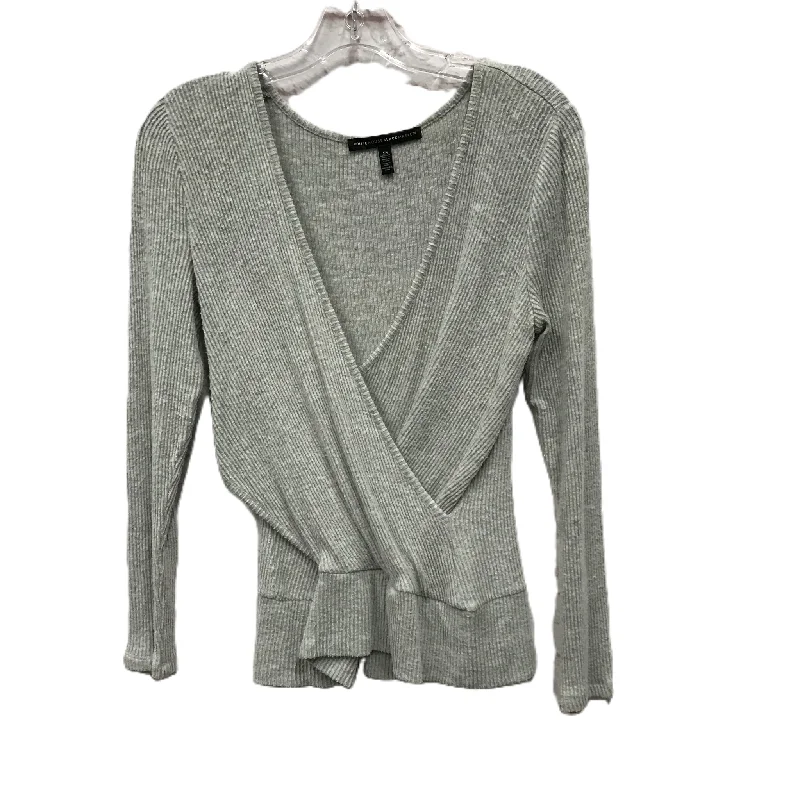 Top Long Sleeve By White House Black Market In Grey, Size: Xs